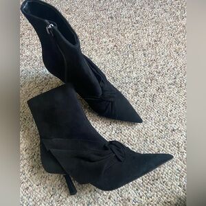 NWOT Zara Blue Collection Black Bow Suede/Leather ankle stiletto boots.